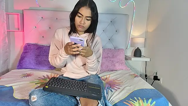 ariana smiith online show from 03.01.25