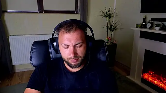 Snapshot of JamieNoxus chatting on 05.19.26 JamieNoxus online show from 05.19.26