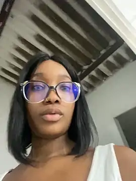 Snapshot of blackgril12 chatting on 03.08.25 blackgril12 online show from 03.08.25