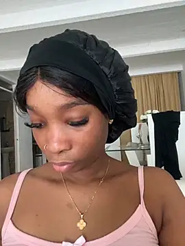 Snapshot of blackgril12 chatting on 10.02.25 blackgril12 online show from 10.02.25