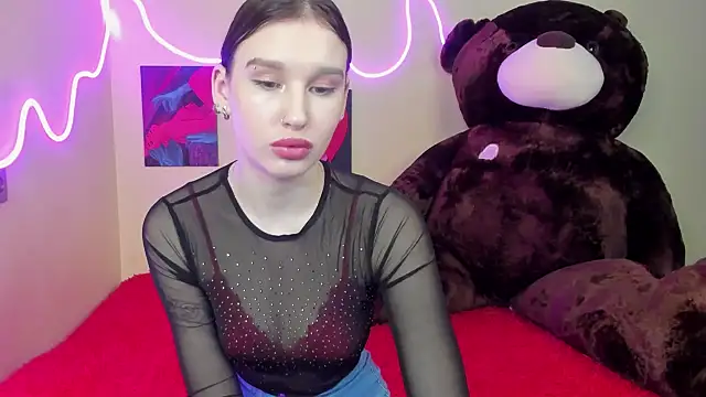 EvelinaLuu online show from 02.12.25