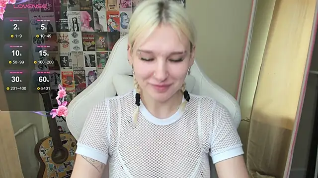 Snapshot of EvelinaLuu chatting on 05.19.26 EvelinaLuu online show from 05.19.26