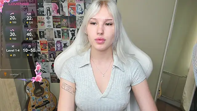 Snapshot of EvelinaLuu chatting on 05.31.26 EvelinaLuu online show from 05.31.26