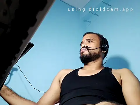 Snapshot of YOX22 chatting on 02.27.25 YOX22 online show from 02.27.25