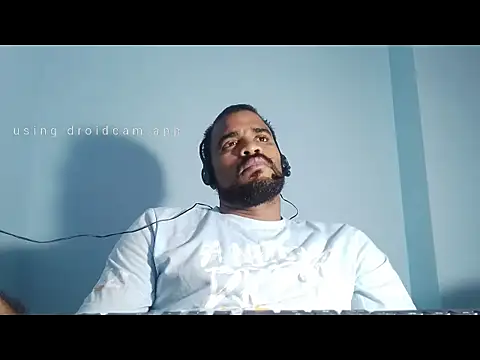 Snapshot of YOX22 chatting on 03.02.25 YOX22 online show from 03.02.25