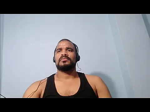 Snapshot of YOX22 chatting on 03.20.25 YOX22 online show from 03.20.25