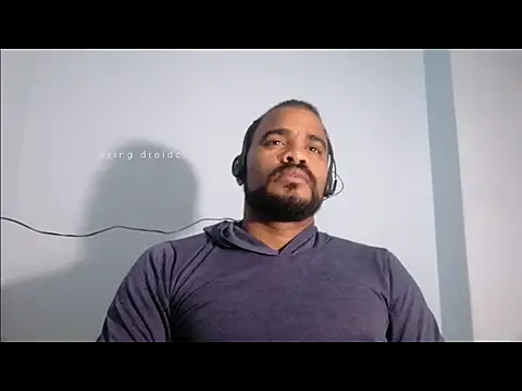 Snapshot of YOX22 chatting on 03.22.25 YOX22 online show from 03.22.25