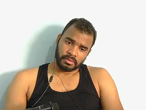 Snapshot of YOX22 chatting on 10.07.25 YOX22 online show from 10.07.25