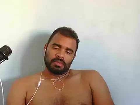 Snapshot of YOX22 chatting on 12.02.25 YOX22 online show from 12.02.25