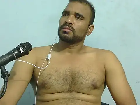 Snapshot of YOX22 chatting on 02.24.26 YOX22 online show from 02.24.26