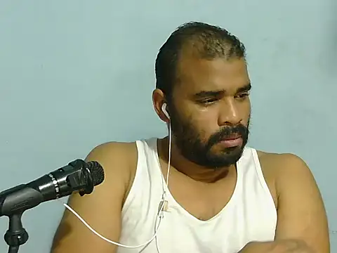 Snapshot of YOX22 chatting on 03.22.26 YOX22 online show from 03.22.26