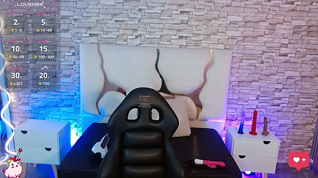 Issa tay1 online show from 10.17.25