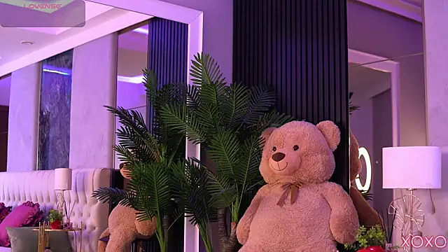 SashaFerrera online show from 10.23.25