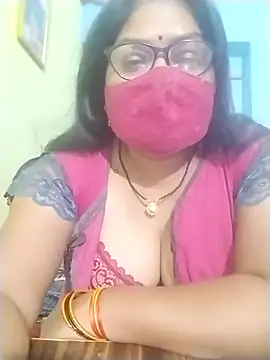 Snapshot of fuunalka chatting on 10.28.25 fuunalka online show from 10.28.25