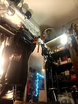 ShysluutGia online show from 11.18.25