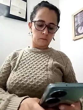 Snapshot of Alanna_11 chatting on 02.12.25 Alanna 11 online show from 02.12.25