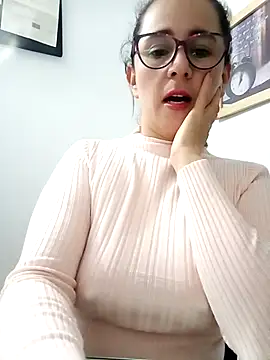 Snapshot of Alanna_11 chatting on 02.13.25 Alanna 11 online show from 02.13.25