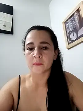 Snapshot of Alanna_11 chatting on 02.19.25 Alanna 11 online show from 02.19.25