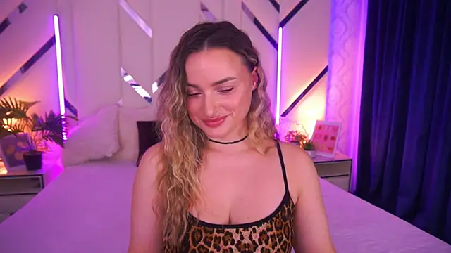 LindsieGreyy online show from 11.23.25