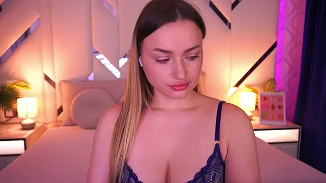 LindsieGreyy online show from 03.22.26