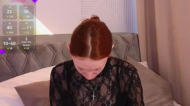 Snapshot of JoYung chatting on 03.06.25 JoYung online show from 03.06.25