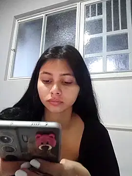 CHLOE ISABELL online show from 09.18.25