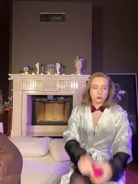 Saint Vicious online show from 03.04.25