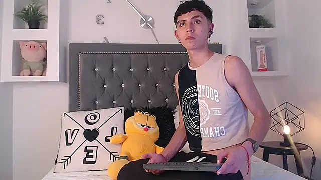 Snapshot of MaikyCooper chatting on 03.13.25 MaikyCooper online show from 03.13.25