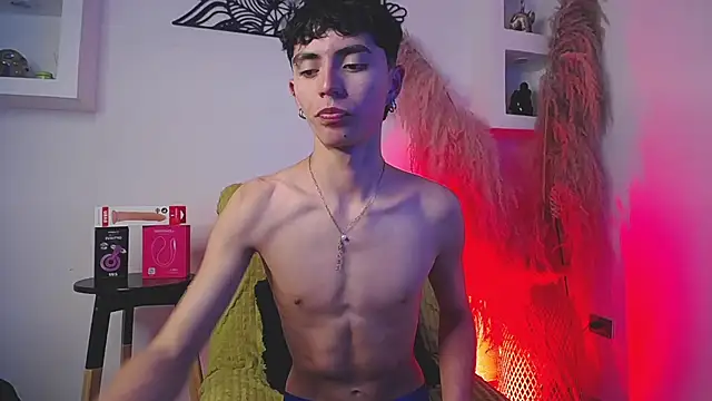 Snapshot of MaikyCooper chatting on 09.23.25 MaikyCooper online show from 09.23.25