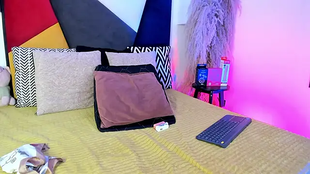 MaikyCooper online show from 11.24.25