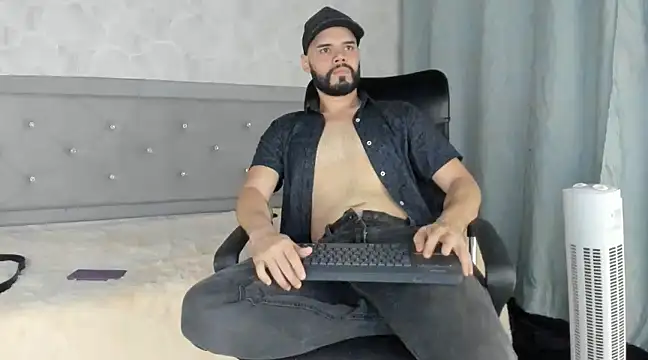 Luke Diaz7 online show from 02.21.25