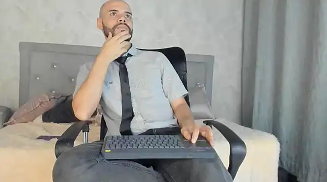 Luke Diaz7 online show from 02.22.25