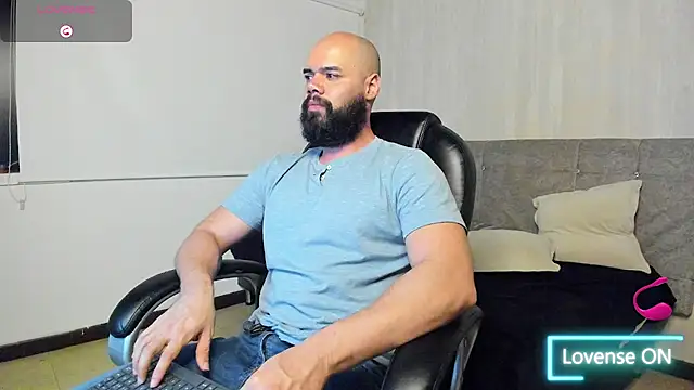 Luke Diaz7 online show from 10.04.25