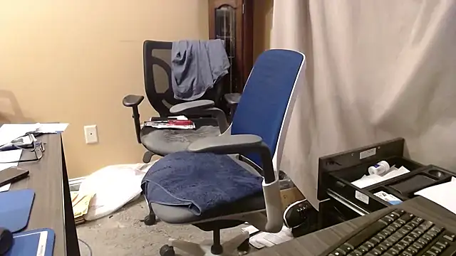 Snapshot of olderandwiser2 chatting on 10.19.25 olderandwiser2 online show from 10.19.25