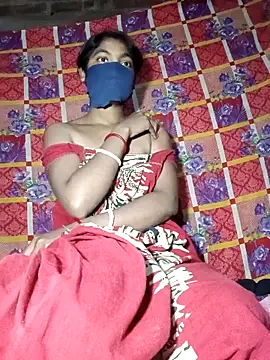 Snapshot of CuteRani001 chatting on 12.18.25 CuteRani001 online show from 12.18.25