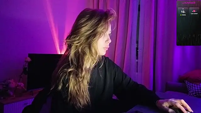 Sakura Moore online show from 10.26.25