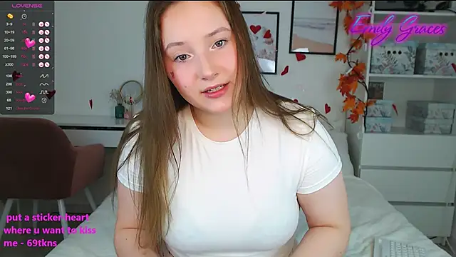 Snapshot of EmilyxxGraces chatting on 02.15.25 EmilyxxGraces online show from 02.15.25