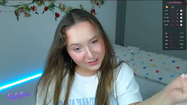 Snapshot of EmilyxxGraces chatting on 04.30.26 EmilyxxGraces online show from 04.30.26