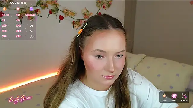 Snapshot of EmilyxxGraces chatting on 06.26.26 EmilyxxGraces online show from 06.26.26