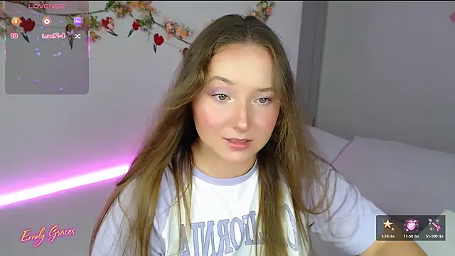 Snapshot of EmilyxxGraces chatting on 07.13.26 EmilyxxGraces online show from 07.13.26