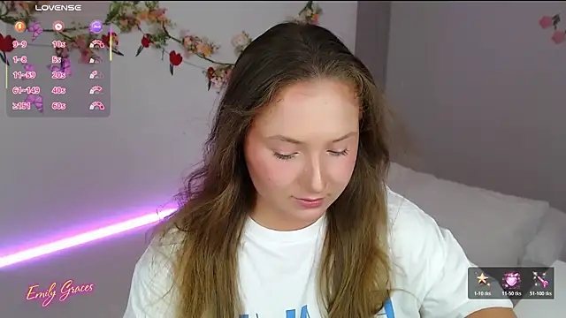 Snapshot of EmilyxxGraces chatting on 07.21.26 EmilyxxGraces online show from 07.21.26