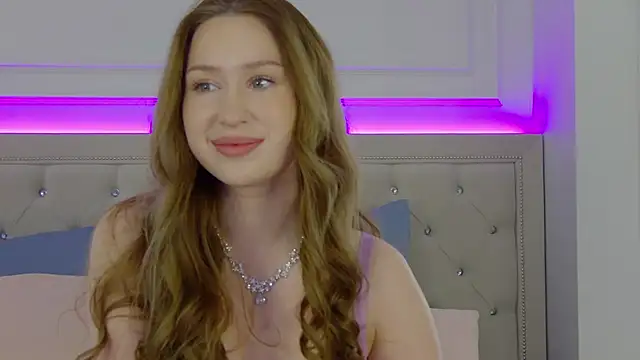 Snapshot of Jackie_White_ chatting on 10.11.25 Jackie White  online show from 10.11.25