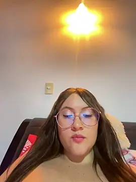 ValentinaOrtiz3 online show from 02.24.25