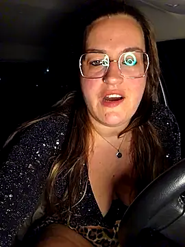 Snapshot of justtess chatting on 11.21.25 justtess online show from 11.21.25