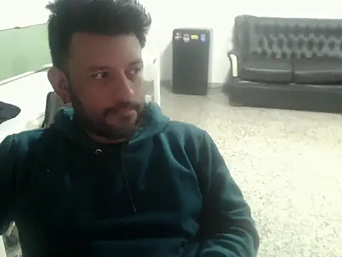 Snapshot of tonyglams chatting on 09.12.25 tonyglams online show from 09.12.25