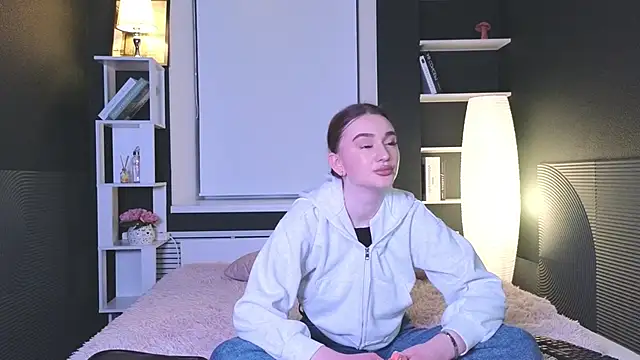 Snapshot of FeliceAldridge chatting on 02.14.25 FeliceAldridge online show from 02.14.25