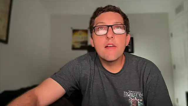 Snapshot of Milflover96 chatting on 11.16.25 Milflover96 online show from 11.16.25