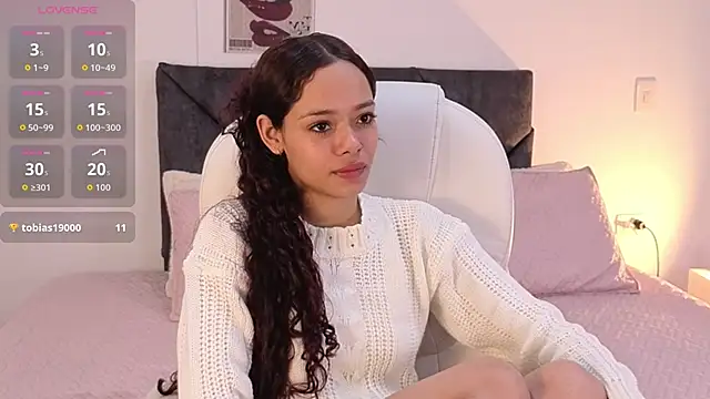Snapshot of sara_sharma_ chatting on 09.27.25 sara sharma online show from 09.27.25