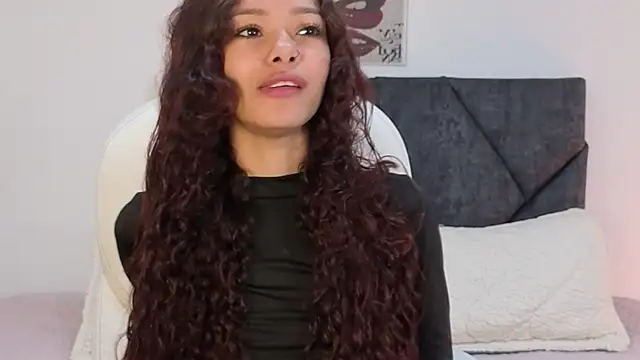 Snapshot of sara_sharma_ chatting on 10.14.25 sara sharma online show from 10.14.25