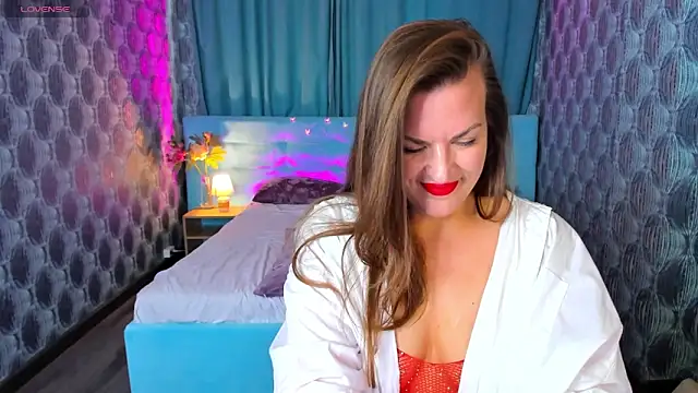 Snapshot of kamilla___moon chatting on 03.11.25 kamilla moon online show from 03.11.25